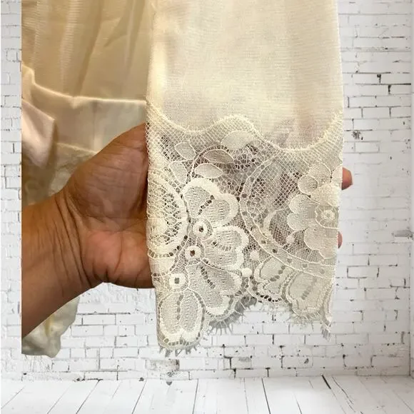 We Are HAH Take HAH Bow Reversible Bodysuit Creme Shear Lace Plunge NWT size M - Picture 15 of 15